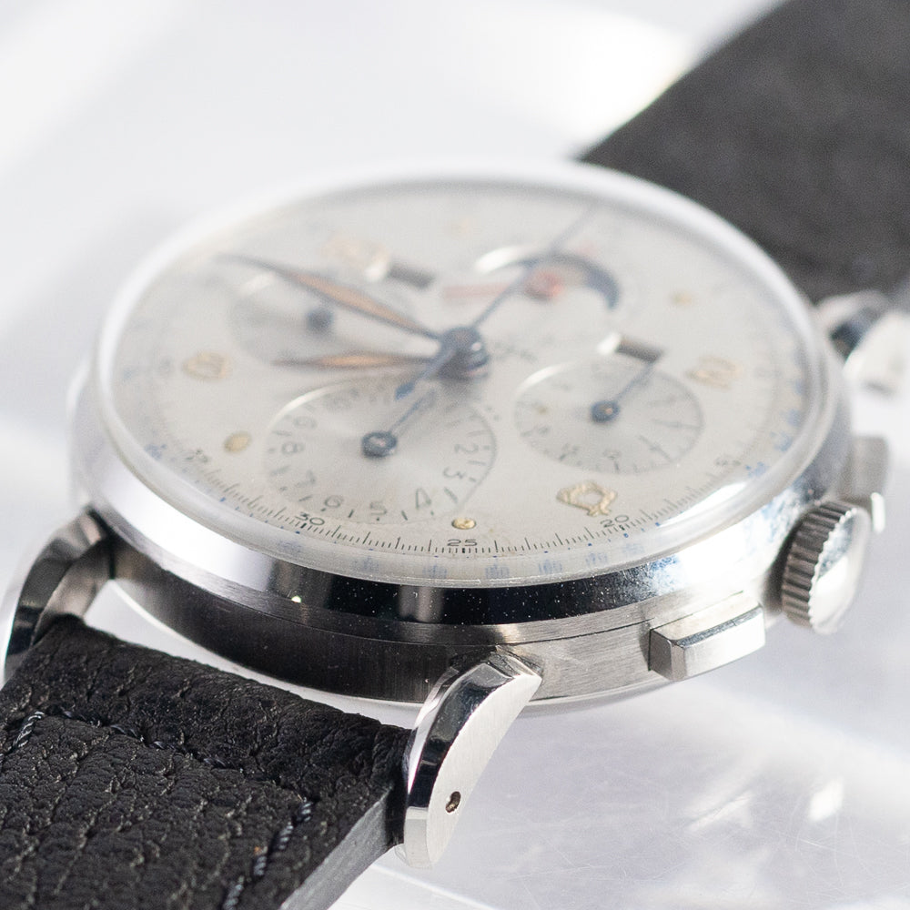 UNIVERSAL GENEVE TRI-COMPAX Ref.22250