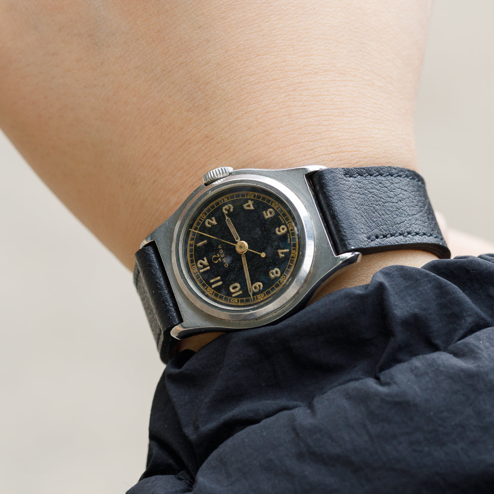 OMEGA Ref.389 Tre-Tacche Black Gilt Dial