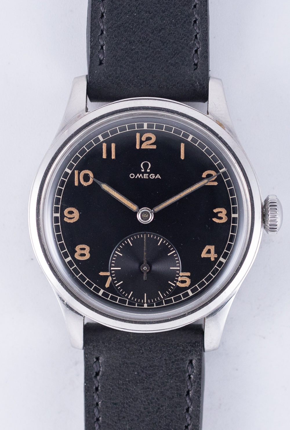 OMEGA Ref.2400 SUVERAN Mint Black Gilt Dial