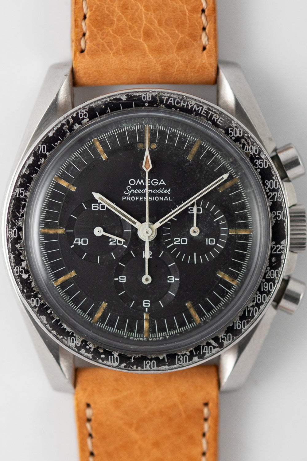 OMEGA SPEEDMASTER Ref.105.012 CB case Facet Lines On The Lugs