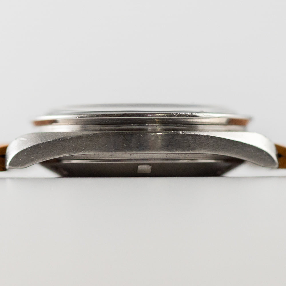 OMEGA SPEEDMASTER Ref.105.012 CB case Facet Lines On The Lugs
