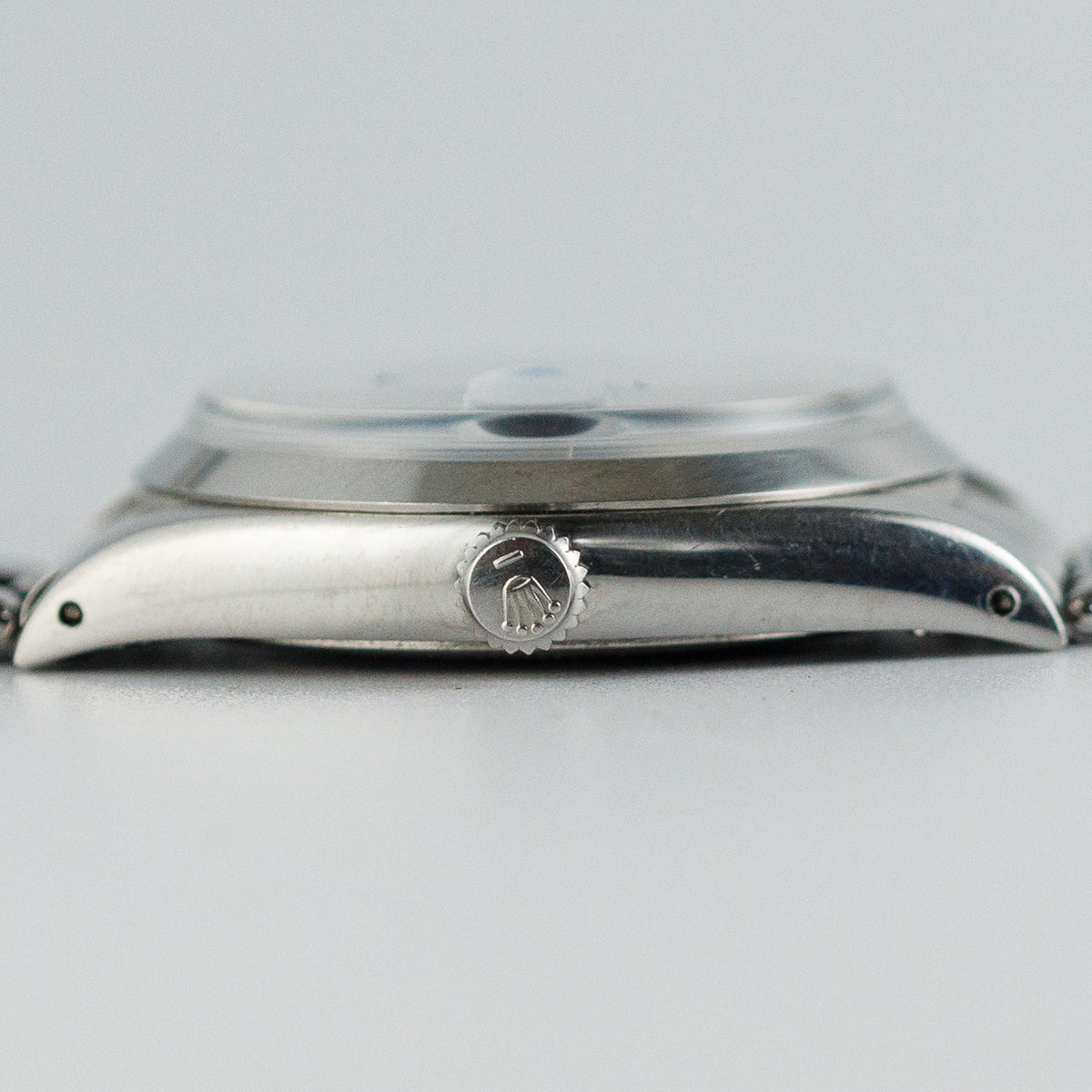 ROLEX OYSTERDATE Ref.6694 Black Gilt Dial