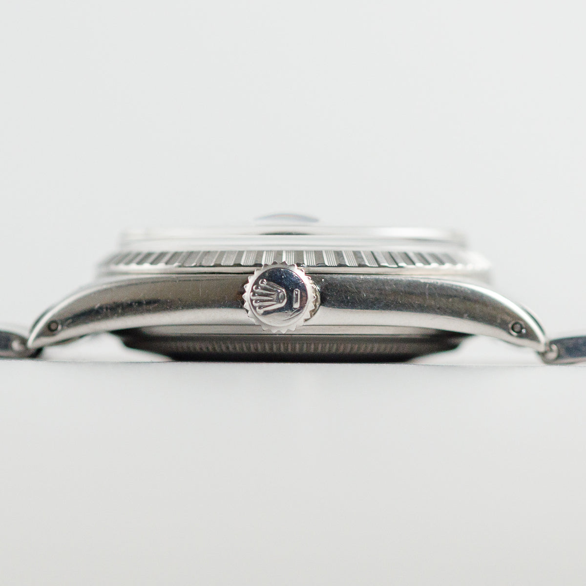 ROLEX DATEJUST Ref.1603 Glossy Black Gilt Dial