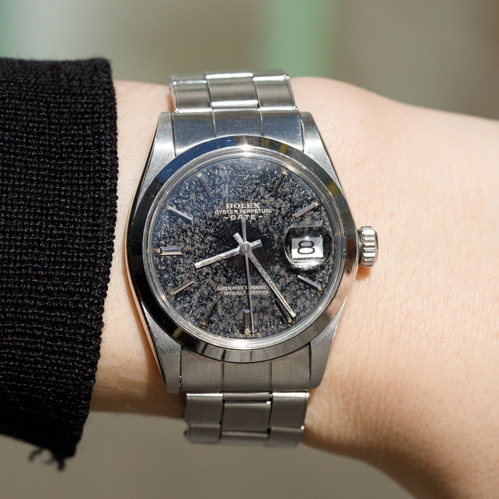 ROLEX OYSTER PERPETUAL DATE Ref.1500 Black Gilt Dial