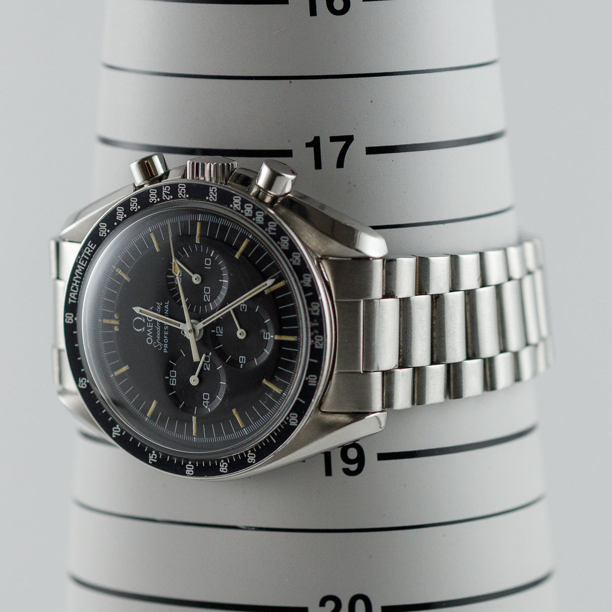 OMEGA Speedmaster Ref.145.022 Step Dial Extract from the Archives