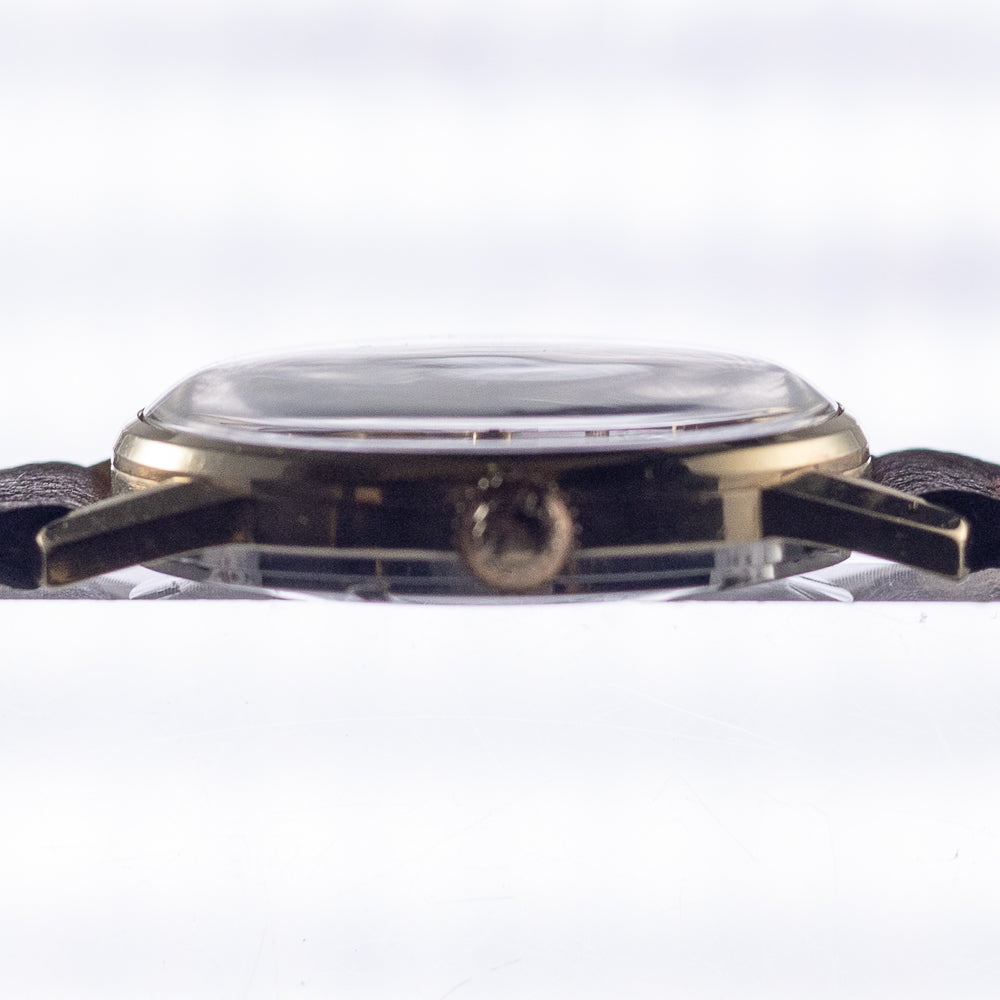 LONGINES Flagship Ref.304 Luminous on the tension ring Extract from the Archives