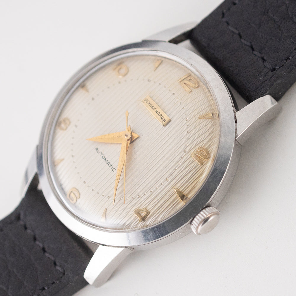ULYSSE NARDIN Guilloche dial