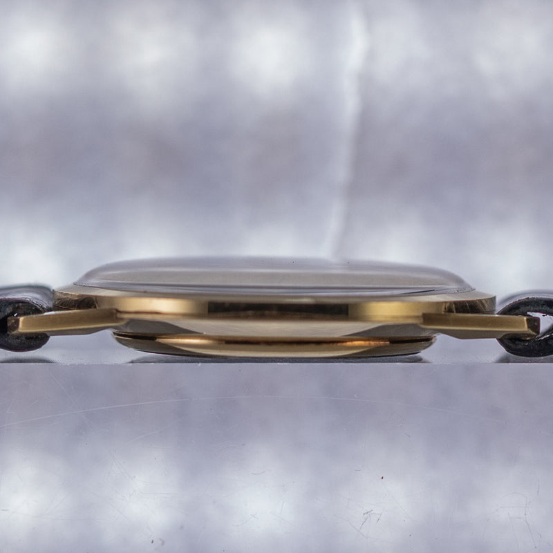 UNIVERSAL GENEVE Ref.542101 almost NOS