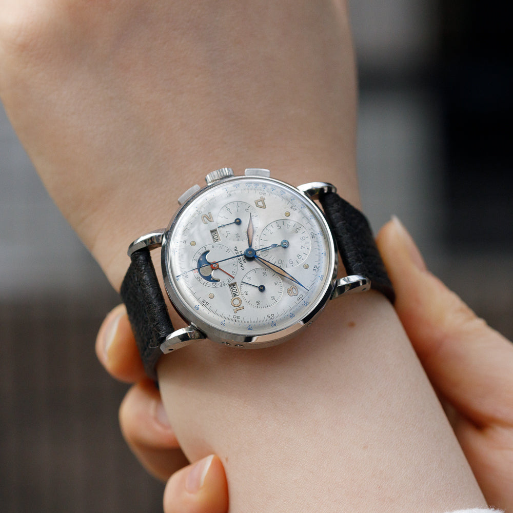 UNIVERSAL GENEVE TRI-COMPAX Ref.22250