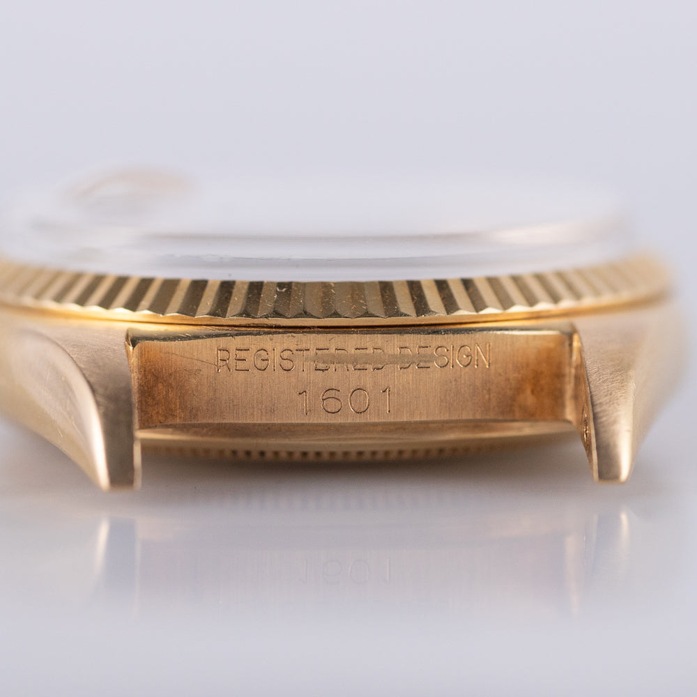 ROLEX DATEJUST Ref.1601 Linen Dial 18K Yellow Gold