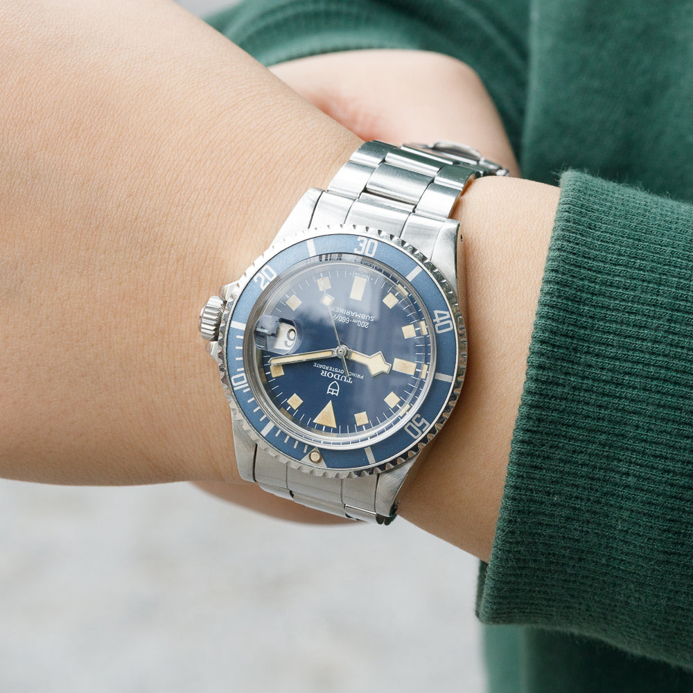 夏　青 TUDOR SUBMARINER Ref.94110 Snowflake MINT – TIMEANAGRAM