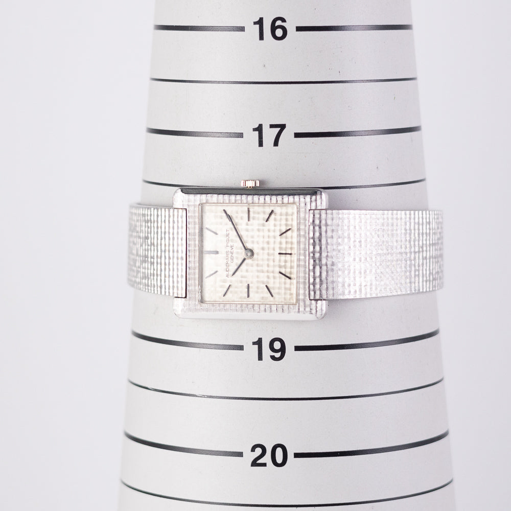 AUDEMARS PIGUET Ref.5263 TANK Chequered Dial with original bracelet