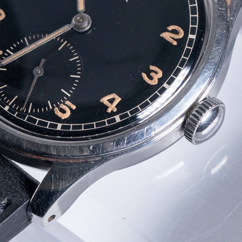 OMEGA Ref.2400 SUVERAN Mint Black Gilt Dial