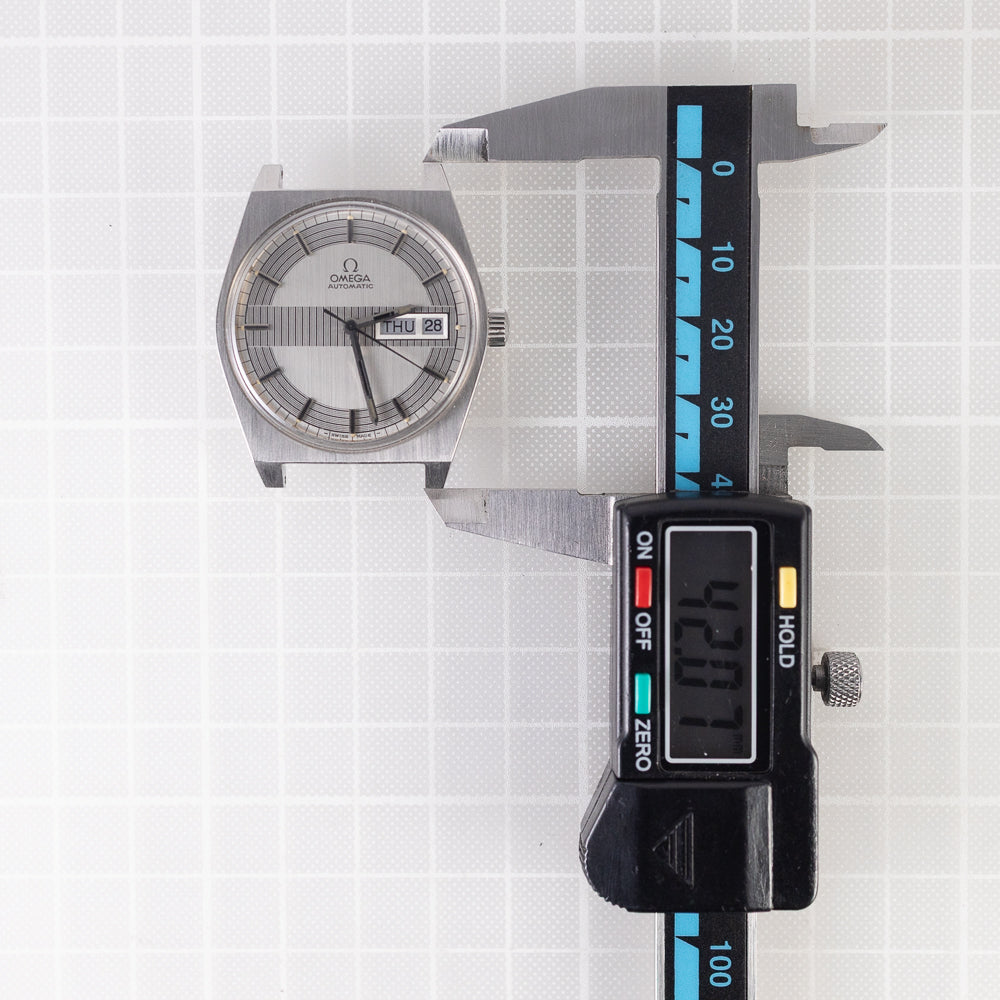 OMEGA Geneve Racing Dial Ref.166.0120