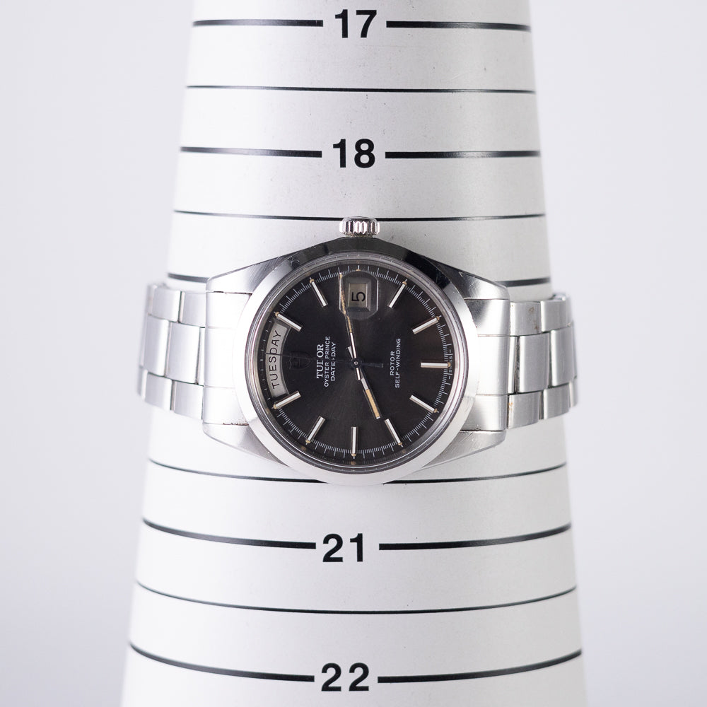 TUDOR OYSTER DATE-DAY GREY DIAL Ref.7017/0