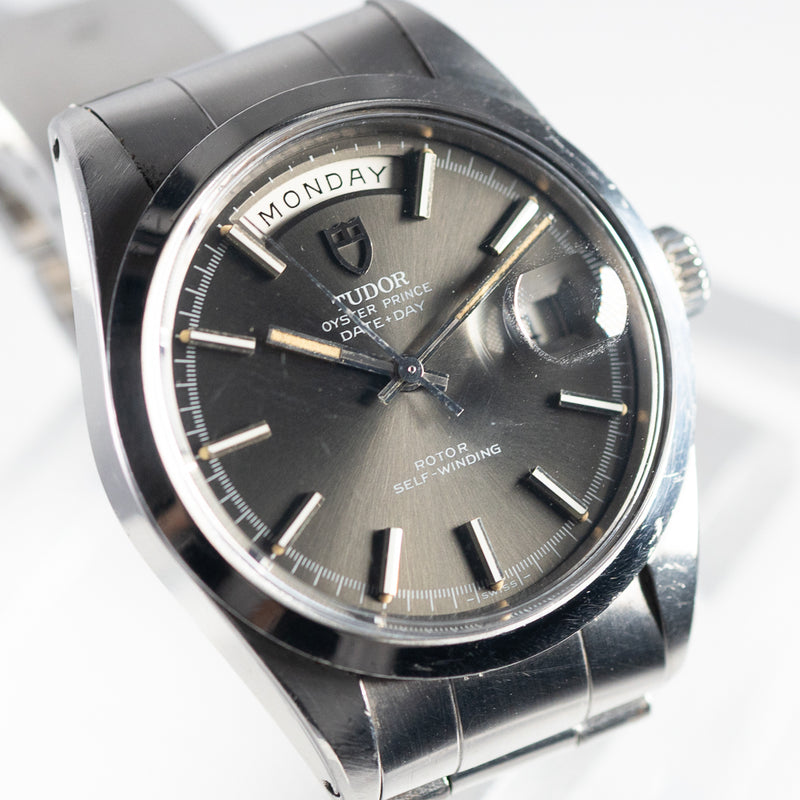 TUDOR OYSTER DATE-DAY GREY DIAL Ref.7017/0 – TIMEANAGRAM