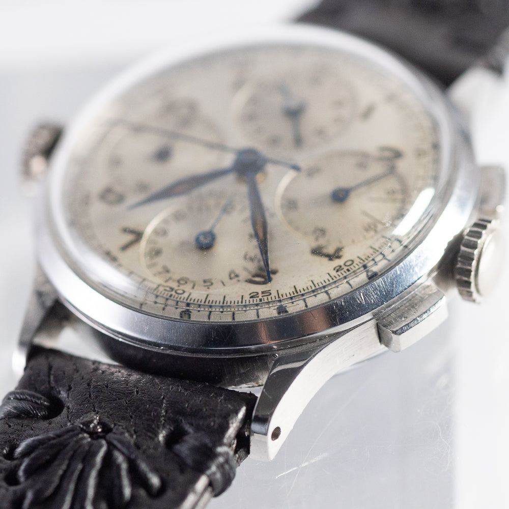 UNIVERSAL GENEVE AERO-COMPAX Ref.22285