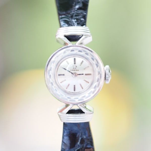 OMEGA Ref.11 001 62 18K White Gold
