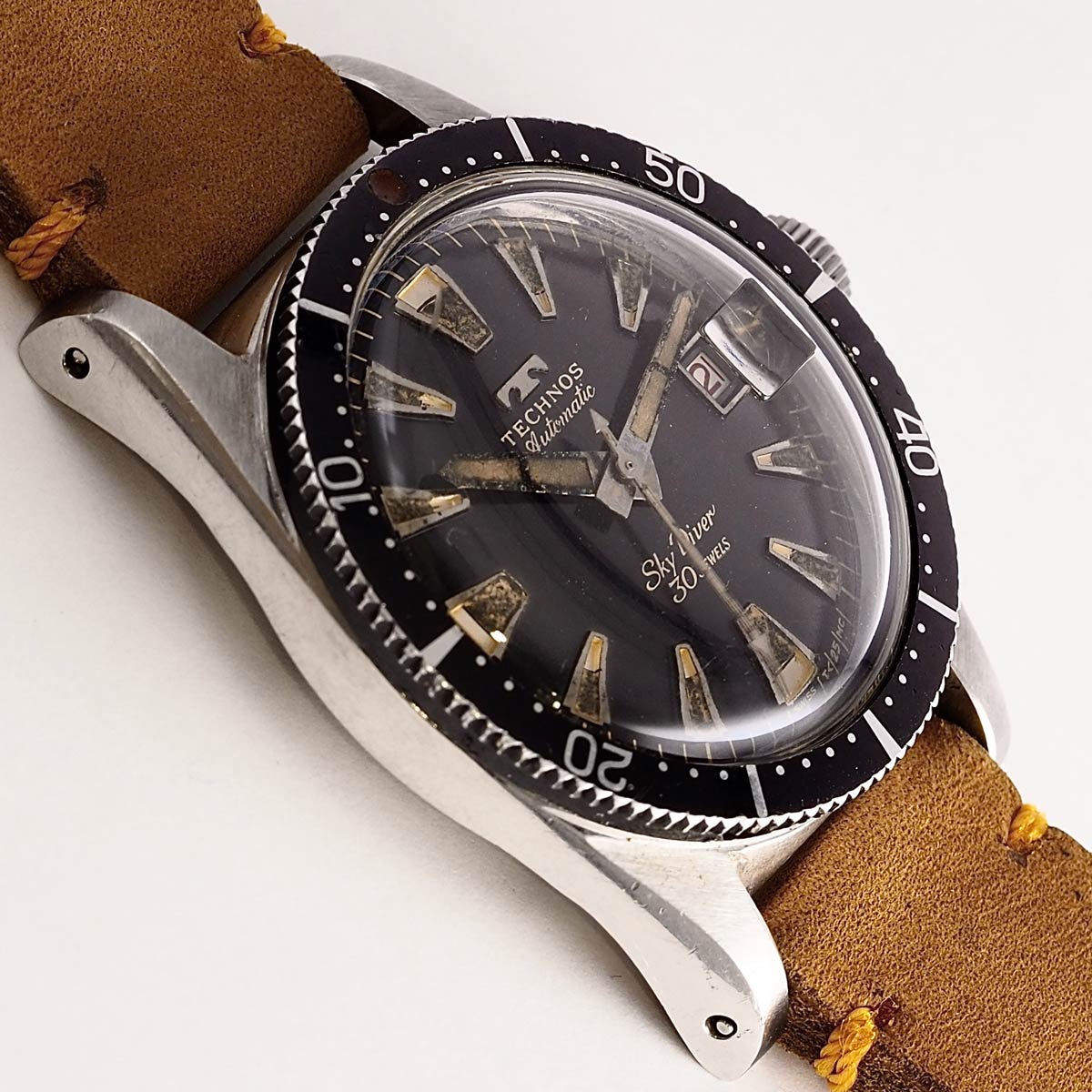 TECHNOS Sky Diver Count Down Bezel – TIMEANAGRAM