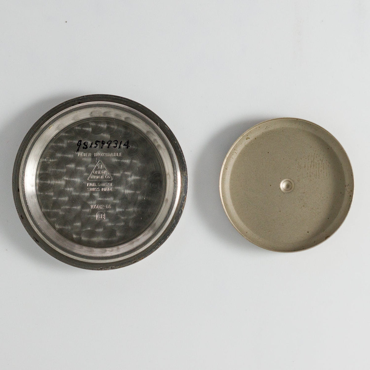 OMEGA SPEEDMASTER Ref.105.012 CB case Facet Lines On The Lugs