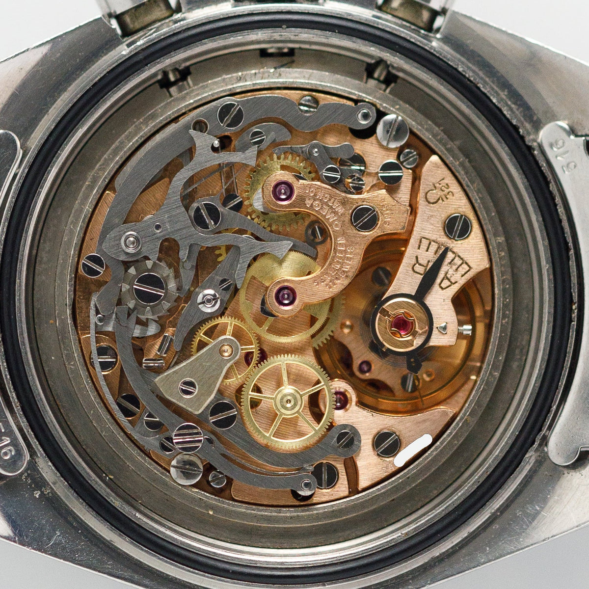 OMEGA SPEEDMASTER Ref.105.012 CB case Facet Lines On The Lugs