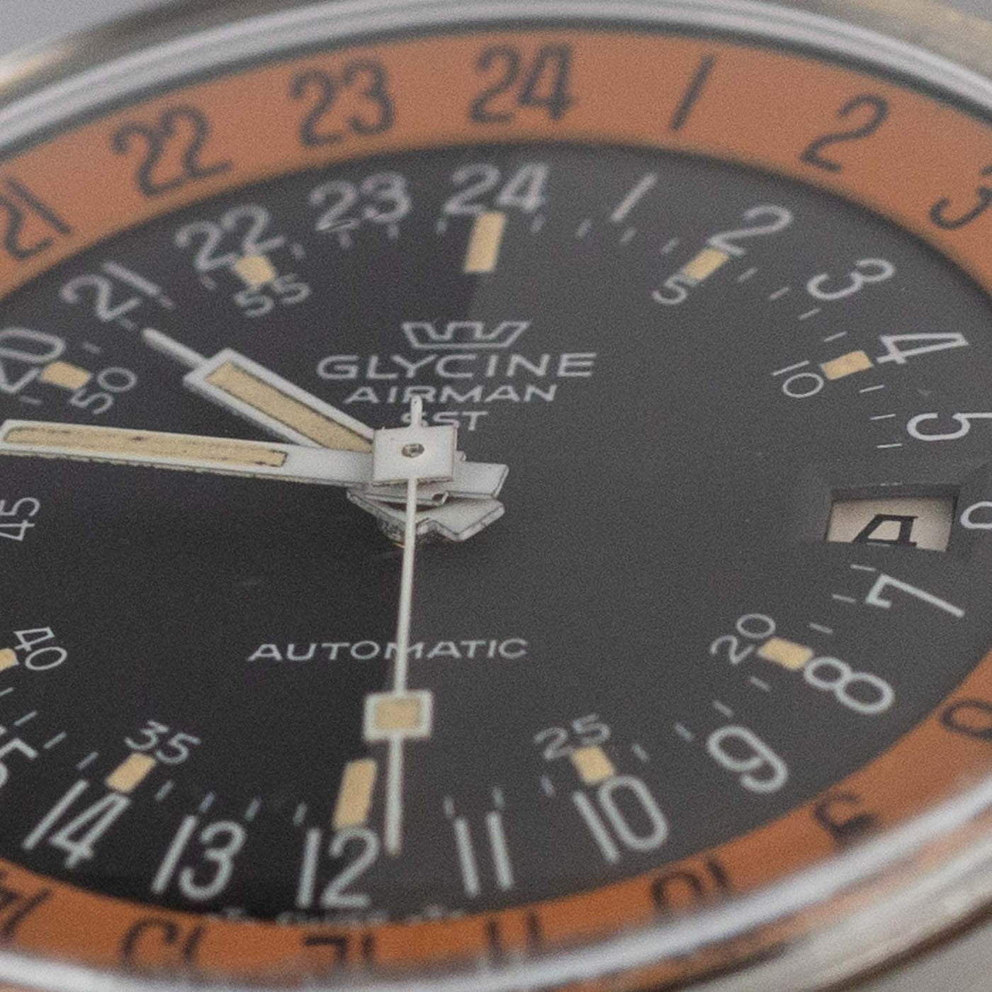 GLYCINE Airman SST Ref.323 1219 Pumpkin – TIMEANAGRAM