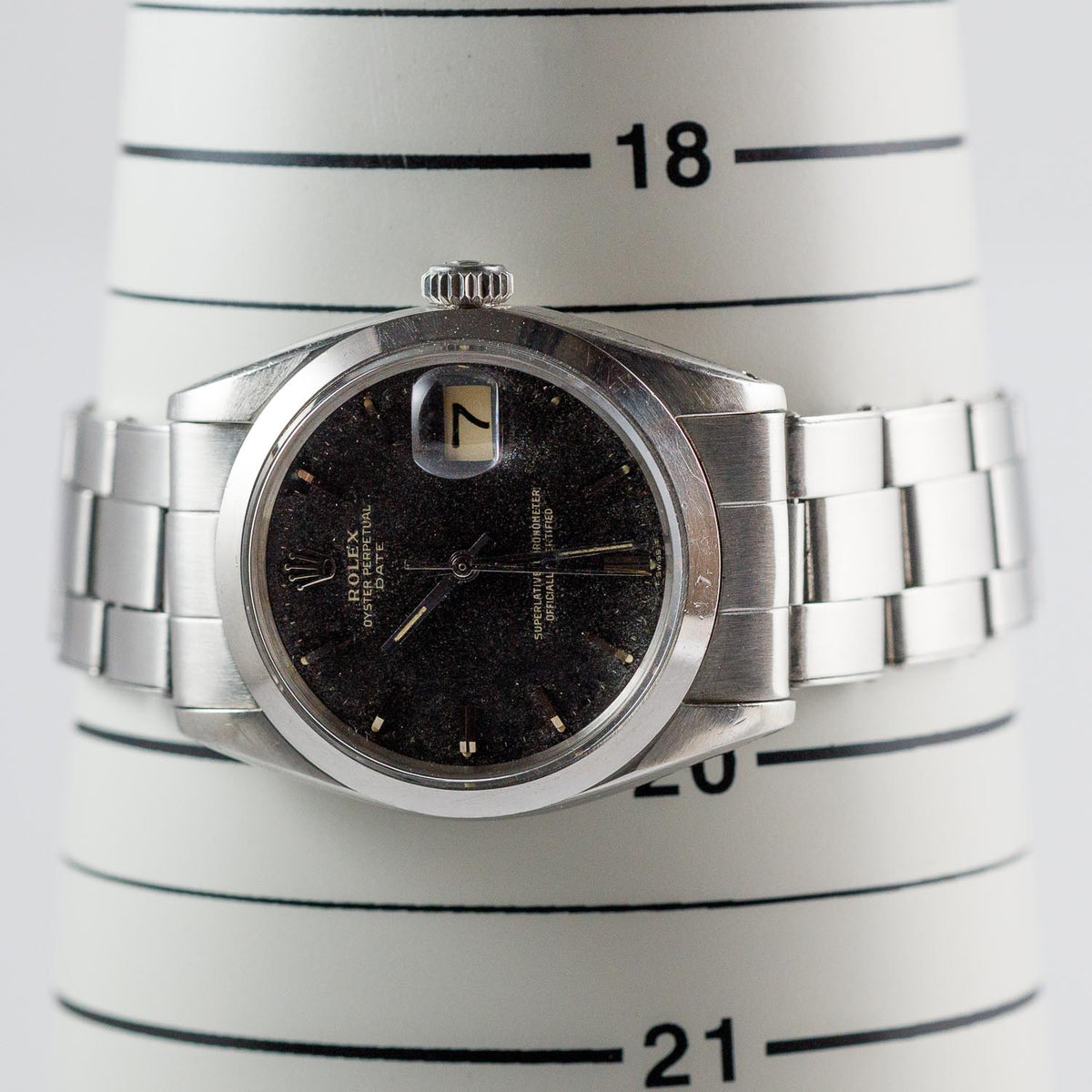 ROLEX OYSTER PERPETUAL DATE Ref.1500 Black Gilt Patina Dial