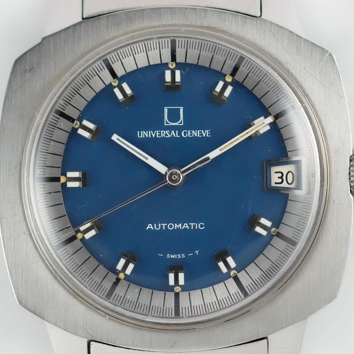 UNIVERSAL GENEVE REF.869126 with the original bracelet