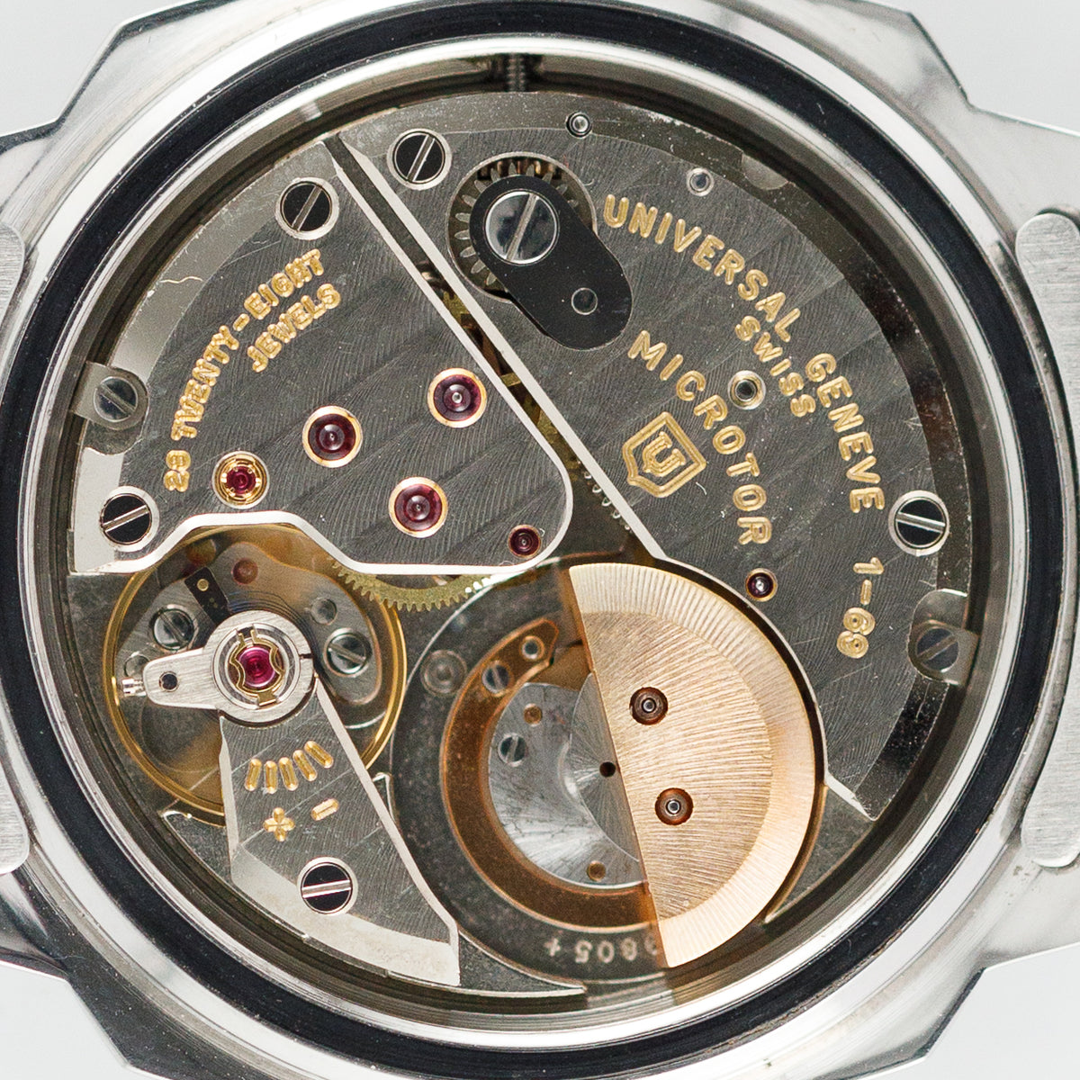 UNIVERSAL GENEVE REF.869126 with the original bracelet