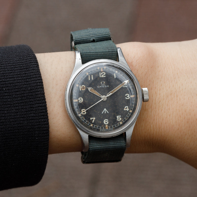 OMEGA RAF British Military  'anti-magnetic' 'Thin Arrow' Ref.CK 2777 w. Extract from the Archives