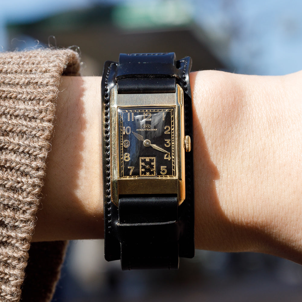 IWC  Rectangle  Cal.87  Cats Eye Black Gilt Dial