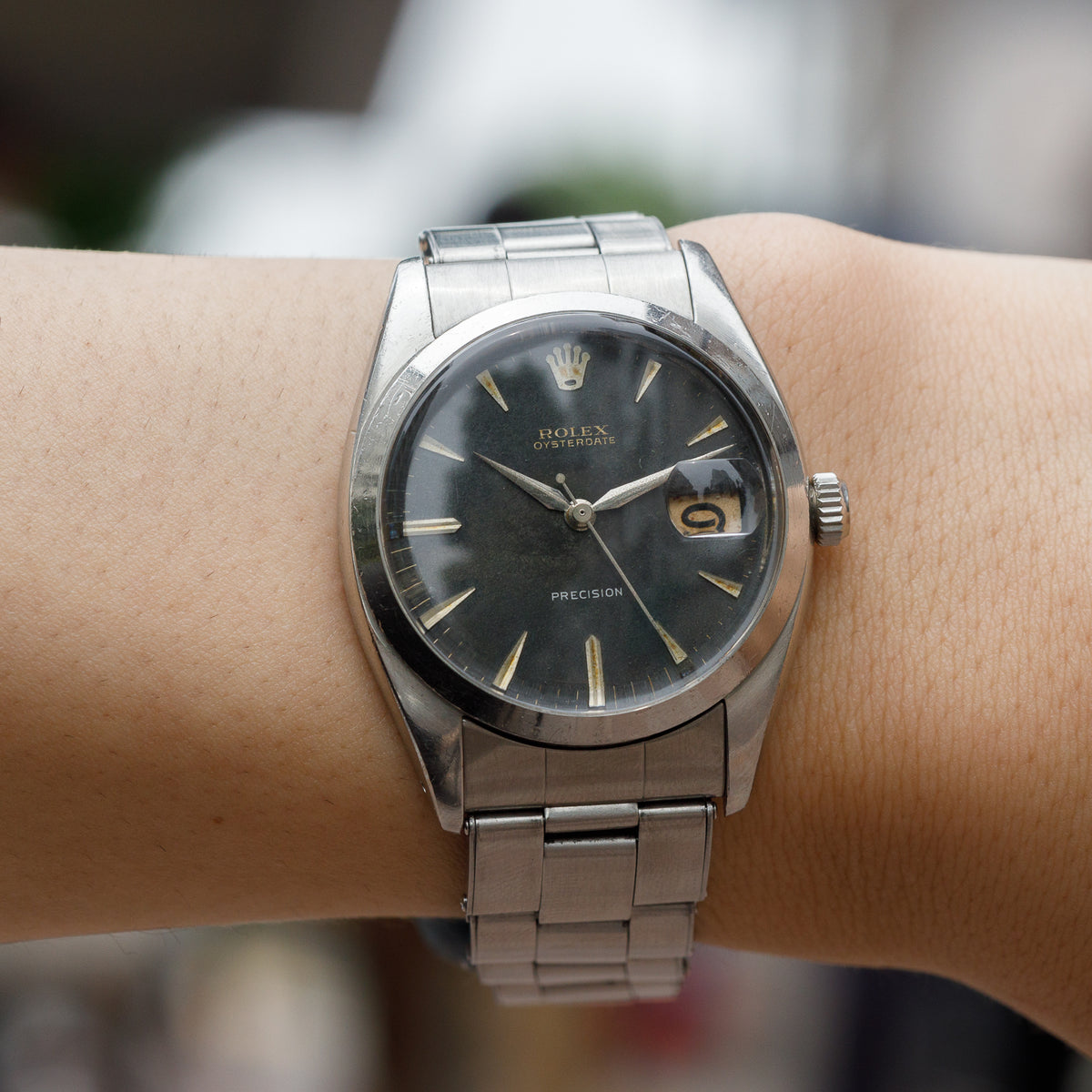 ROLEX OYSTERDATE Ref.6494 Black Gilt Dial Roulette Date