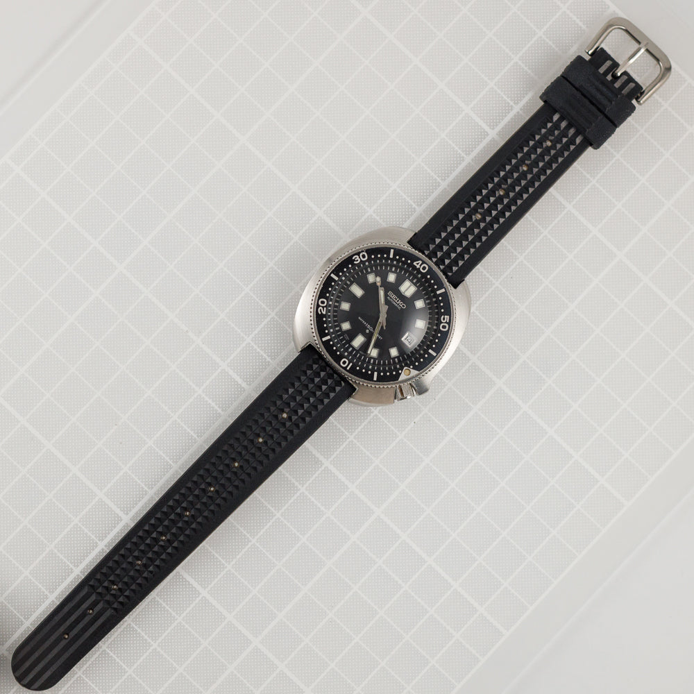 wataritombo様 ブラック HI 27 旧型 SEIKO 150m DIVER Ref.6105-8110 Captain Willard – TIMEANAGRAM