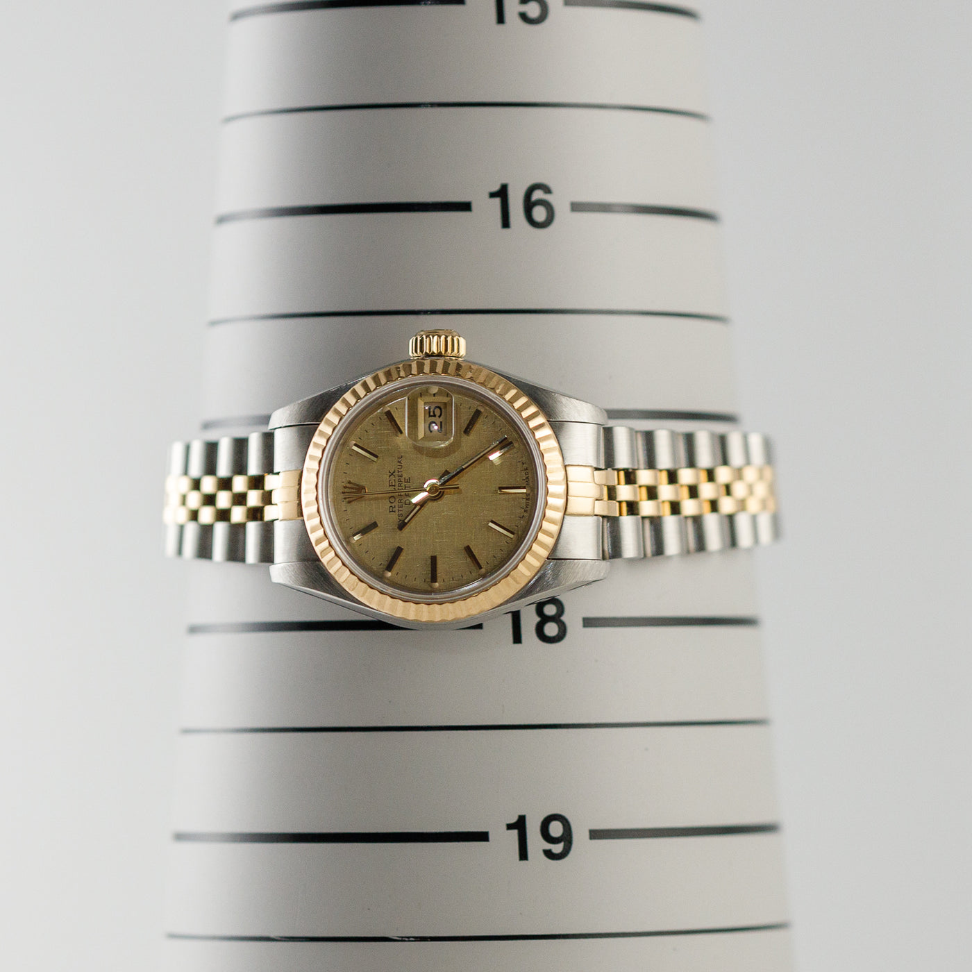ROLEX DATEJUST Ref.69173 Linen Dial – TIMEANAGRAM