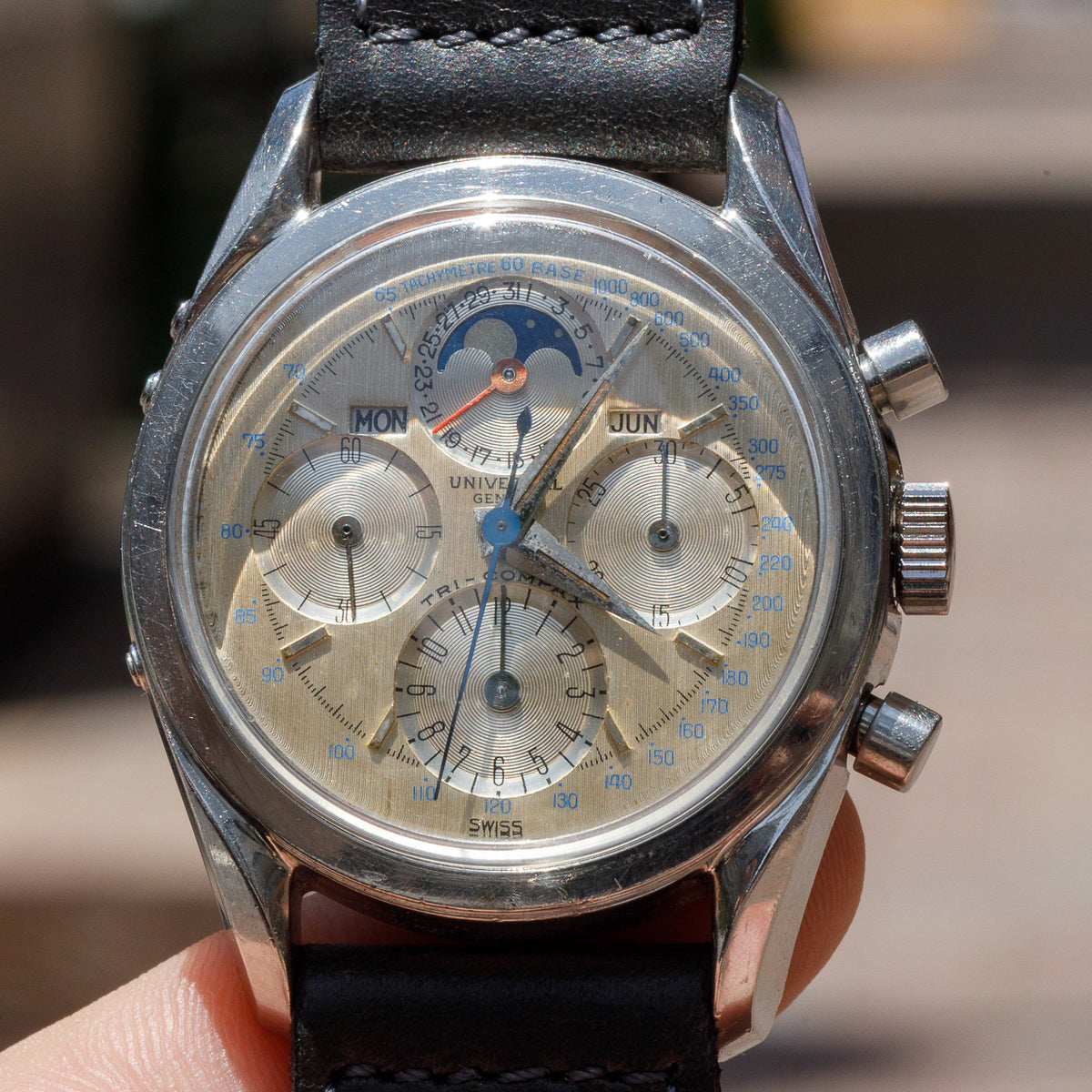 UNIVERSAL GENEVE TRI-COMPAX Ref. 222100-2