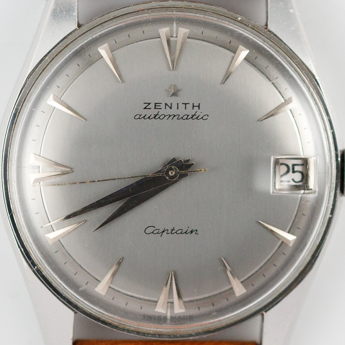 ZENITH Captain – TIMEANAGRAM
