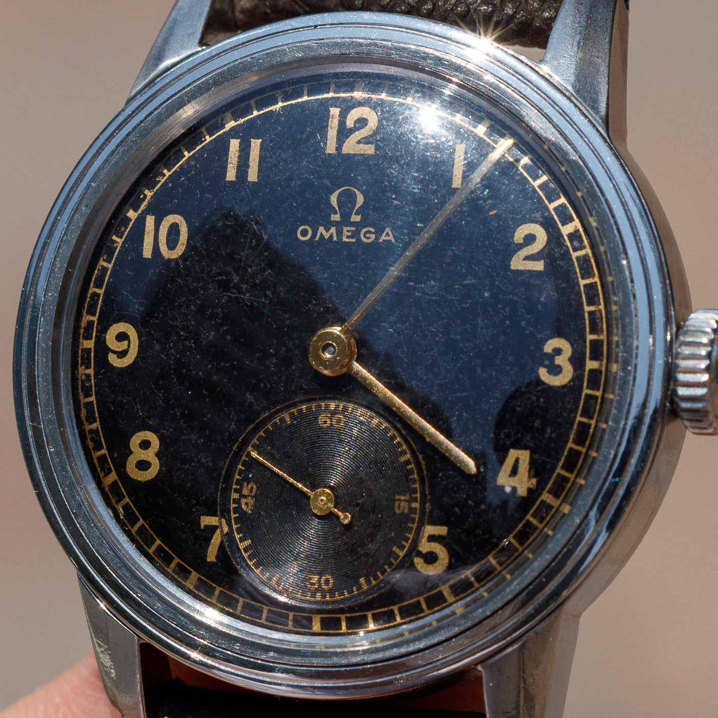 OMEGA Black Gilt Dial – TIMEANAGRAM OMEGA Black Gilt Dial – TIMEANAGRAM