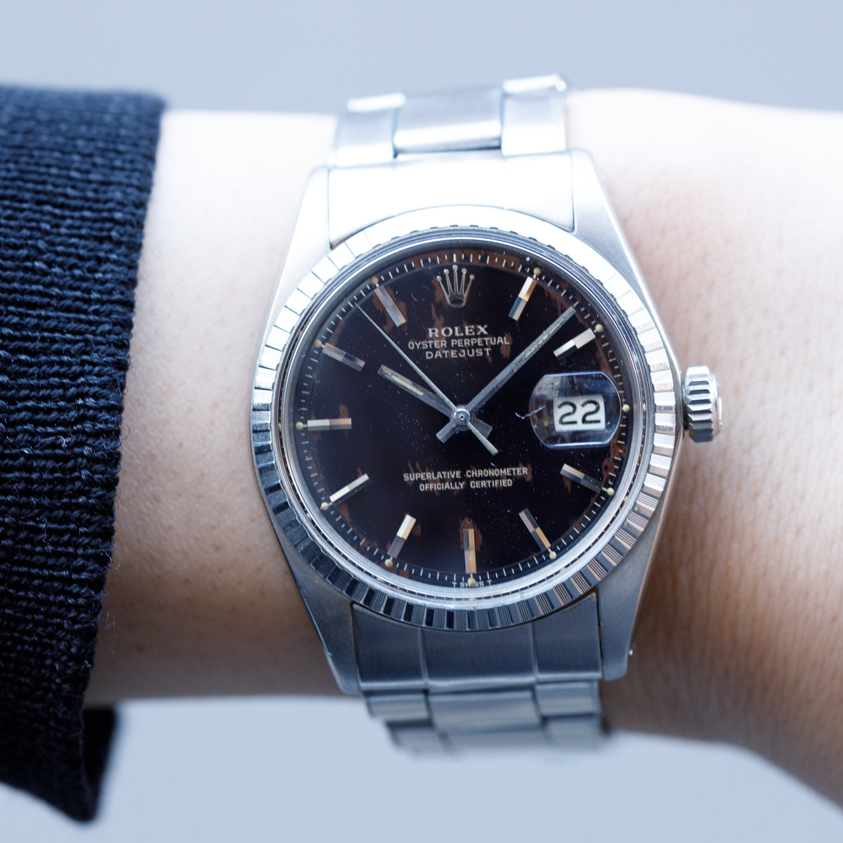 ROLEX DATEJUST Ref.1603 Glossy Black Gilt Dial