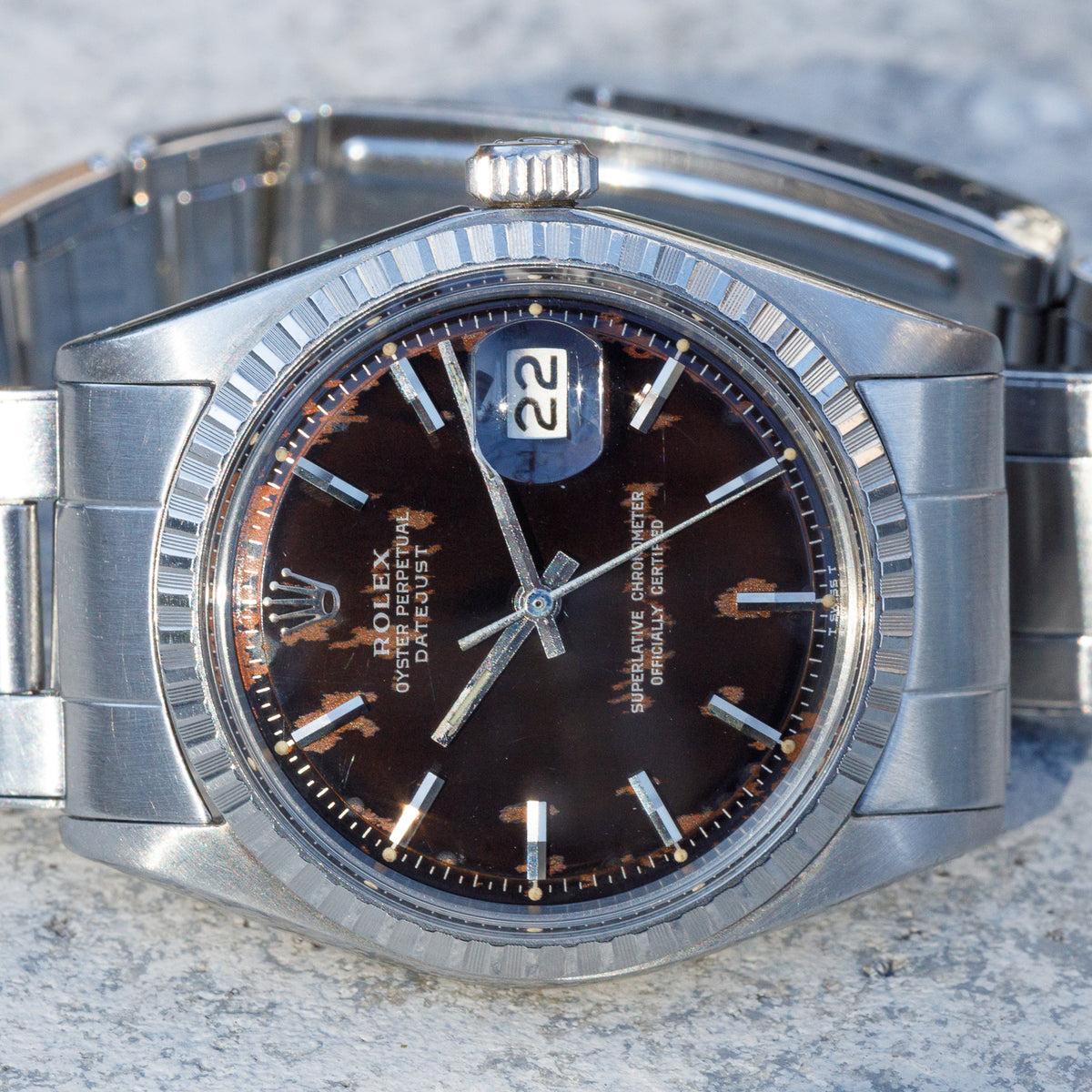 ROLEX DATEJUST Ref.1603 Glossy Black Gilt Dial