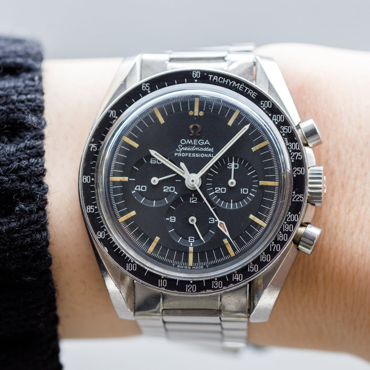 OMEGA SPEEDMASTER Ref.105.012 CB case Facet Lines On The Lugs